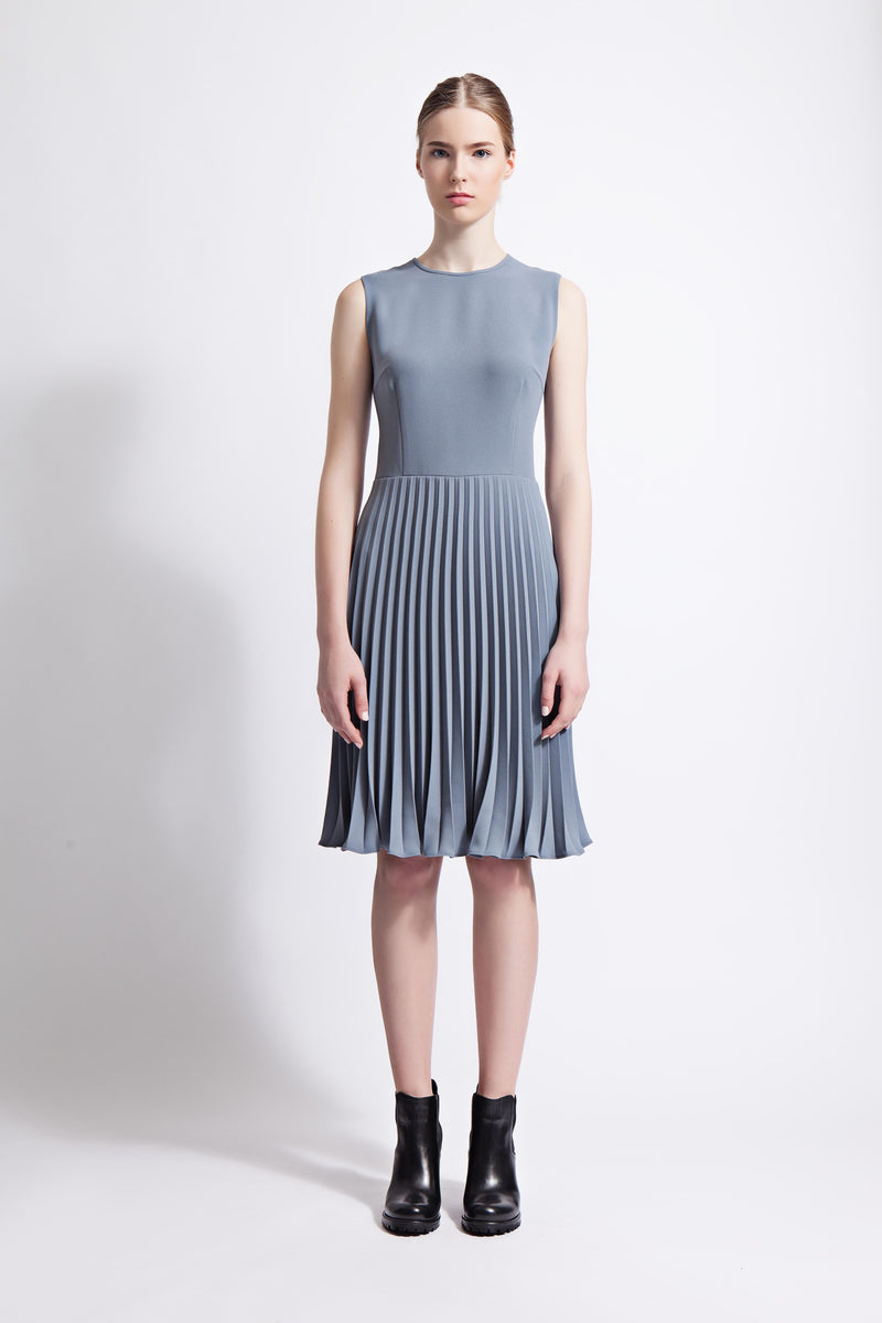 #LilliJahiloPreloved Chloe Sleeveless Pleated Dress size 34